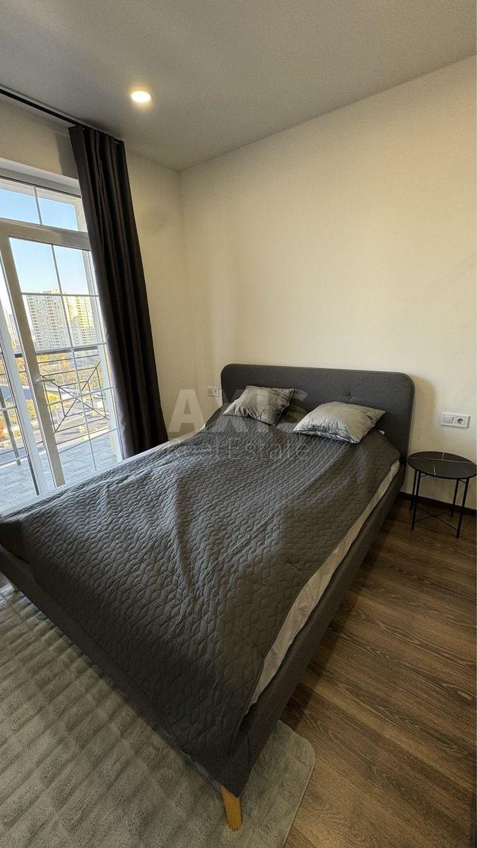 2k apartment vul. Myhajla Maksymovycha 242