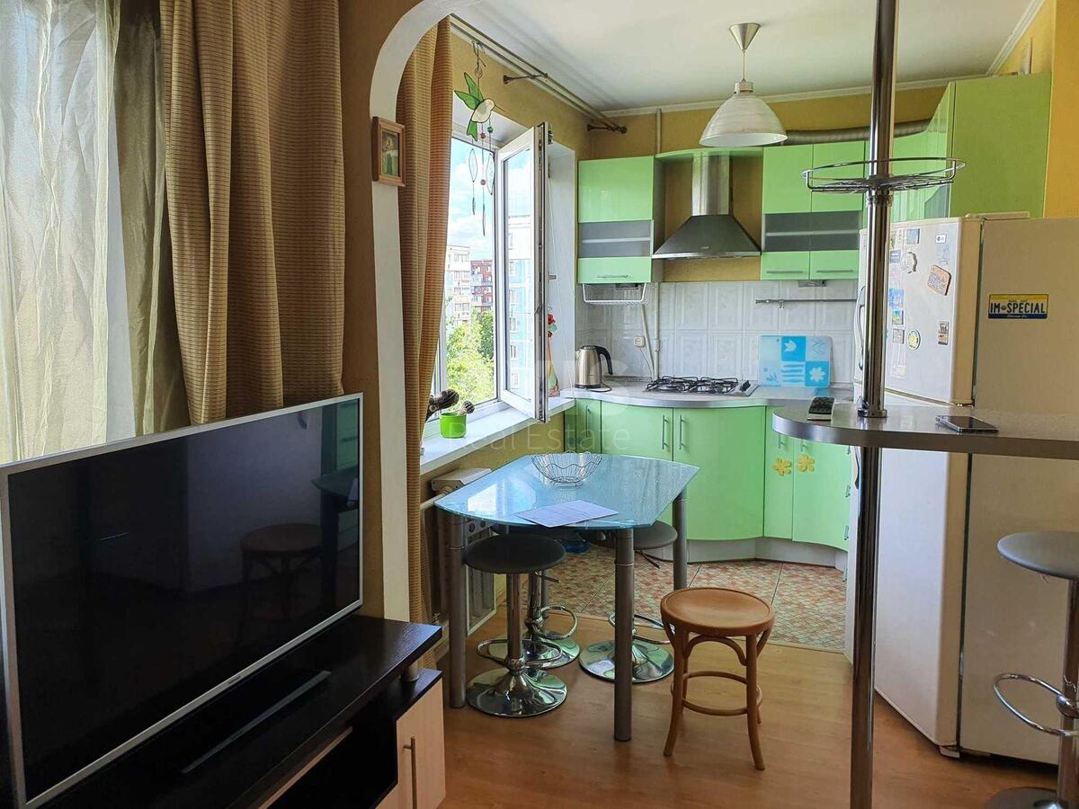 3k apartment vul. Malyshka Andrija 957008