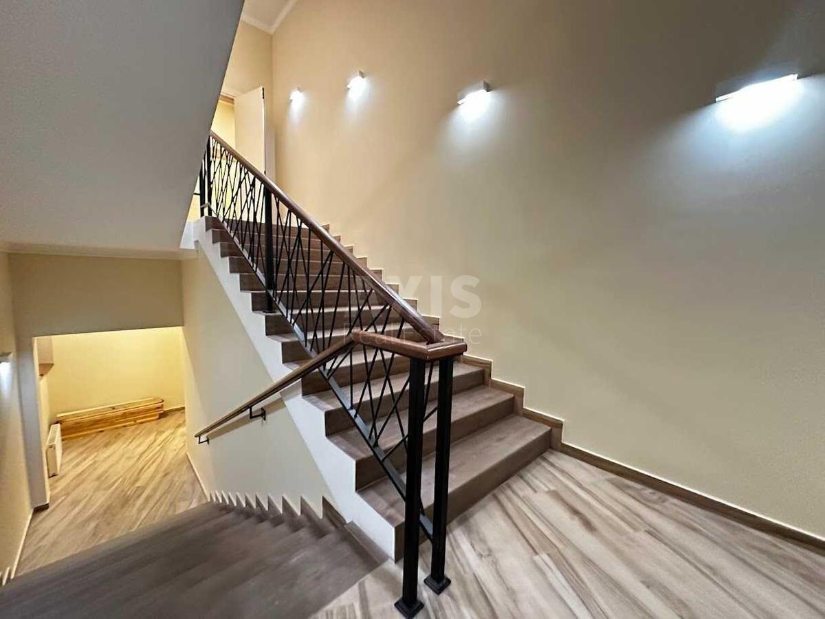 Office uzviz Andrii'vs'kyj 7А, 1000m24