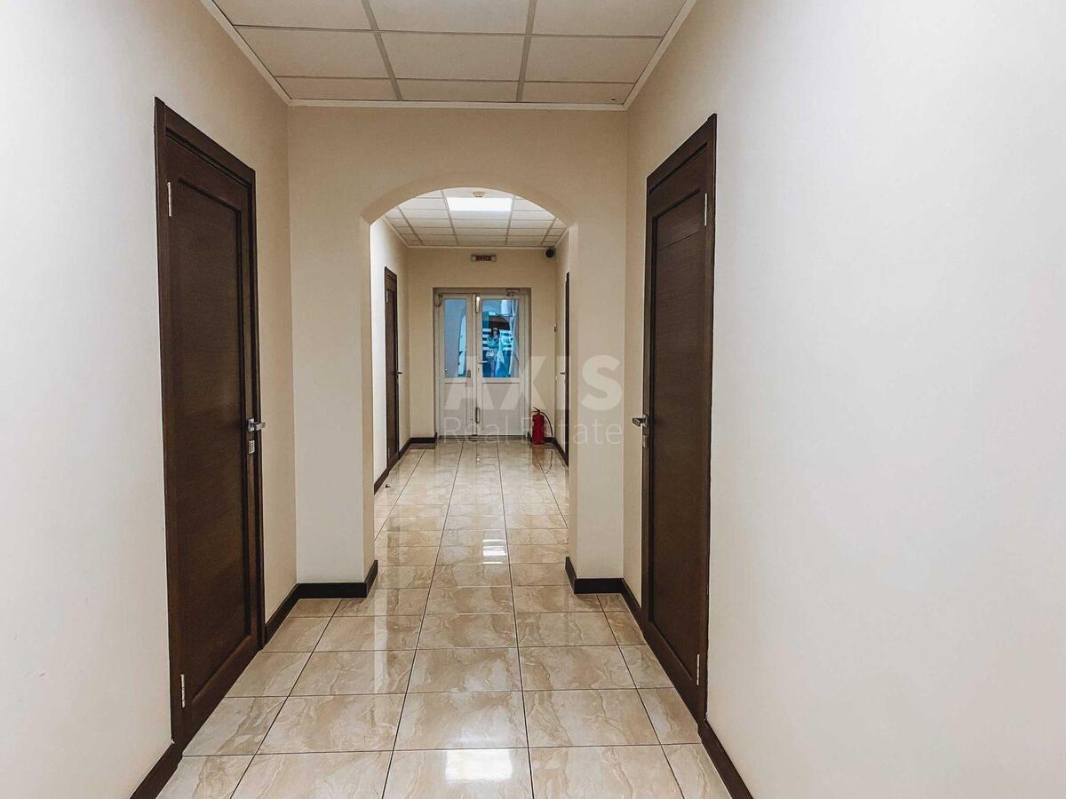 Office vul. Kutuzova 13, 222m21