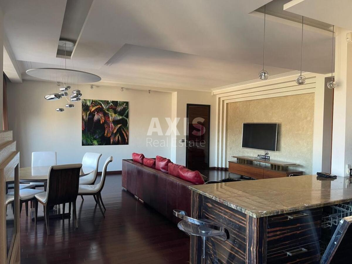 5k apartment vul. Kruglouniversytets'ka 3-5