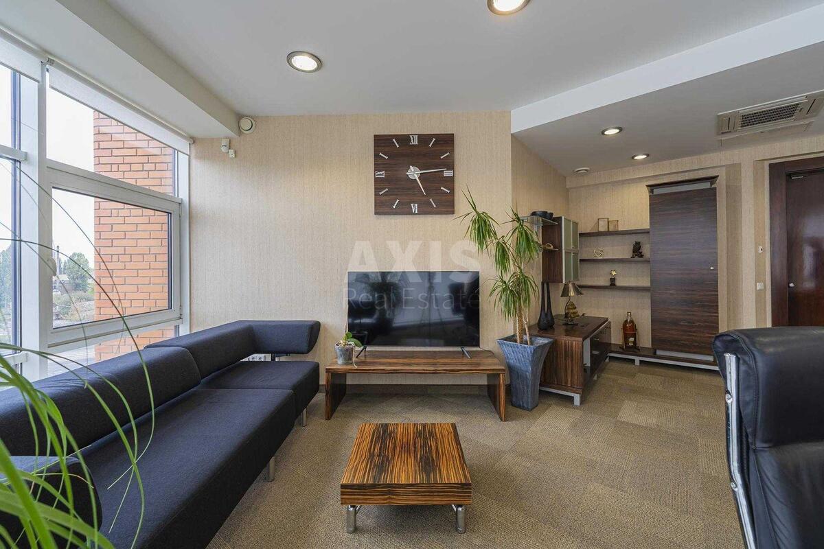 Office vul. Degtjarivs'ka 33Б, 680m2572461