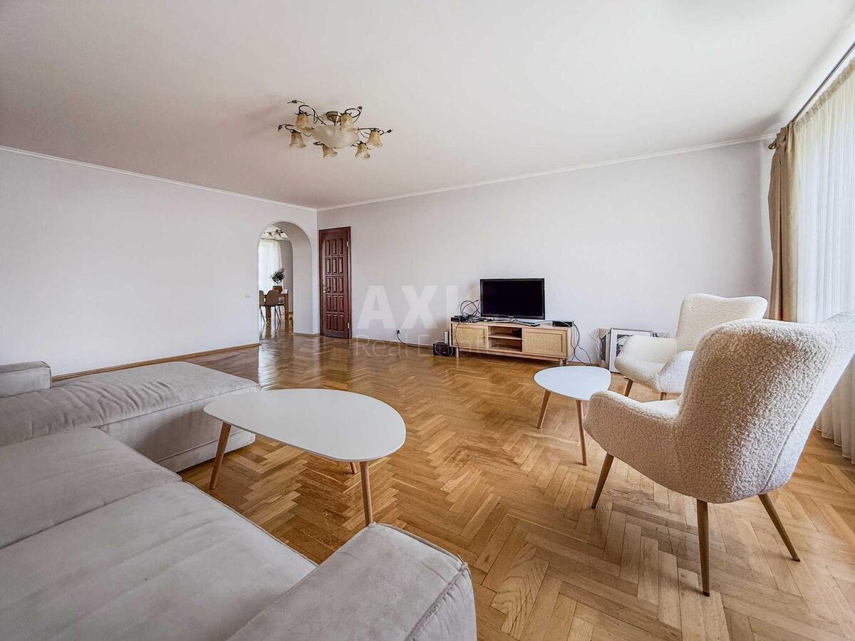 5k apartment vul. Turivs'ka 52/58572683