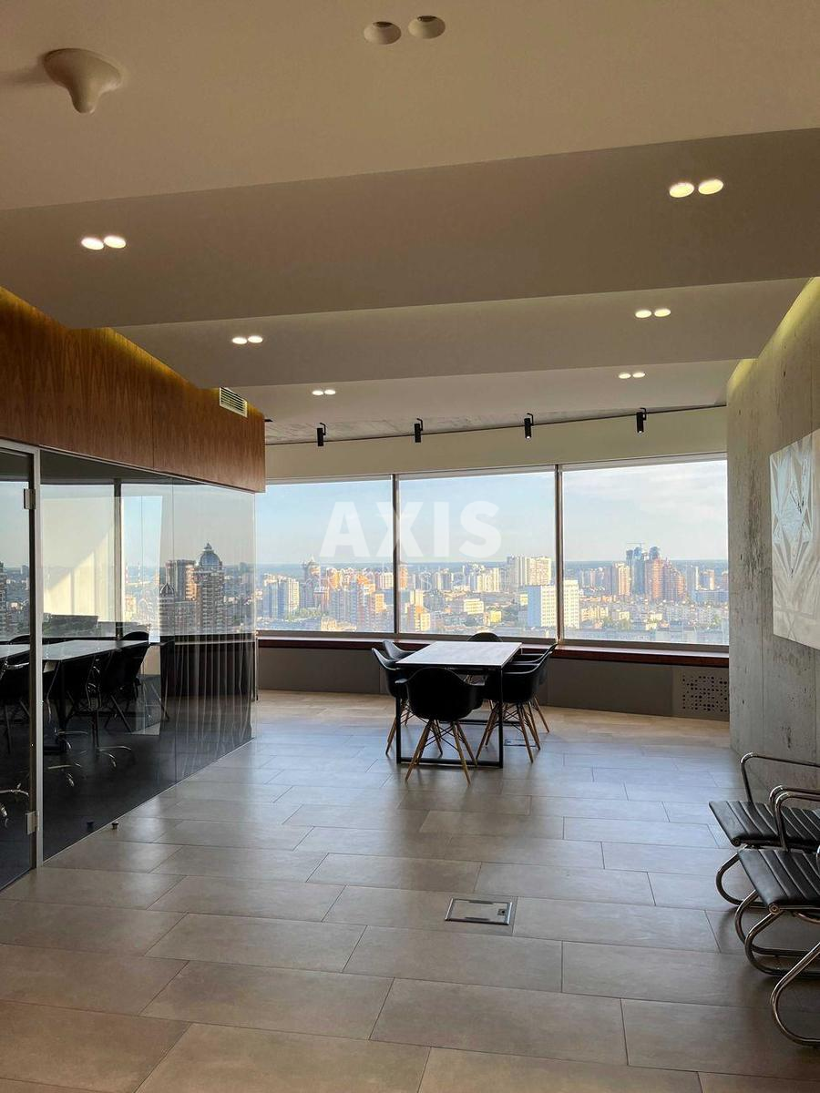 Office vul. Instytuts'ka 18, 218m2