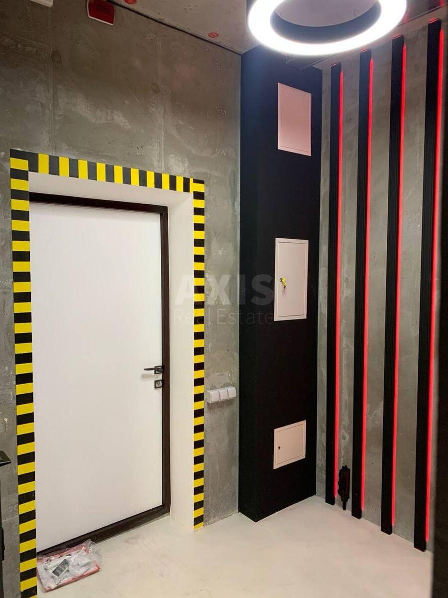 Office vul. Dragomyrova Myhajla 15, 122m2575959
