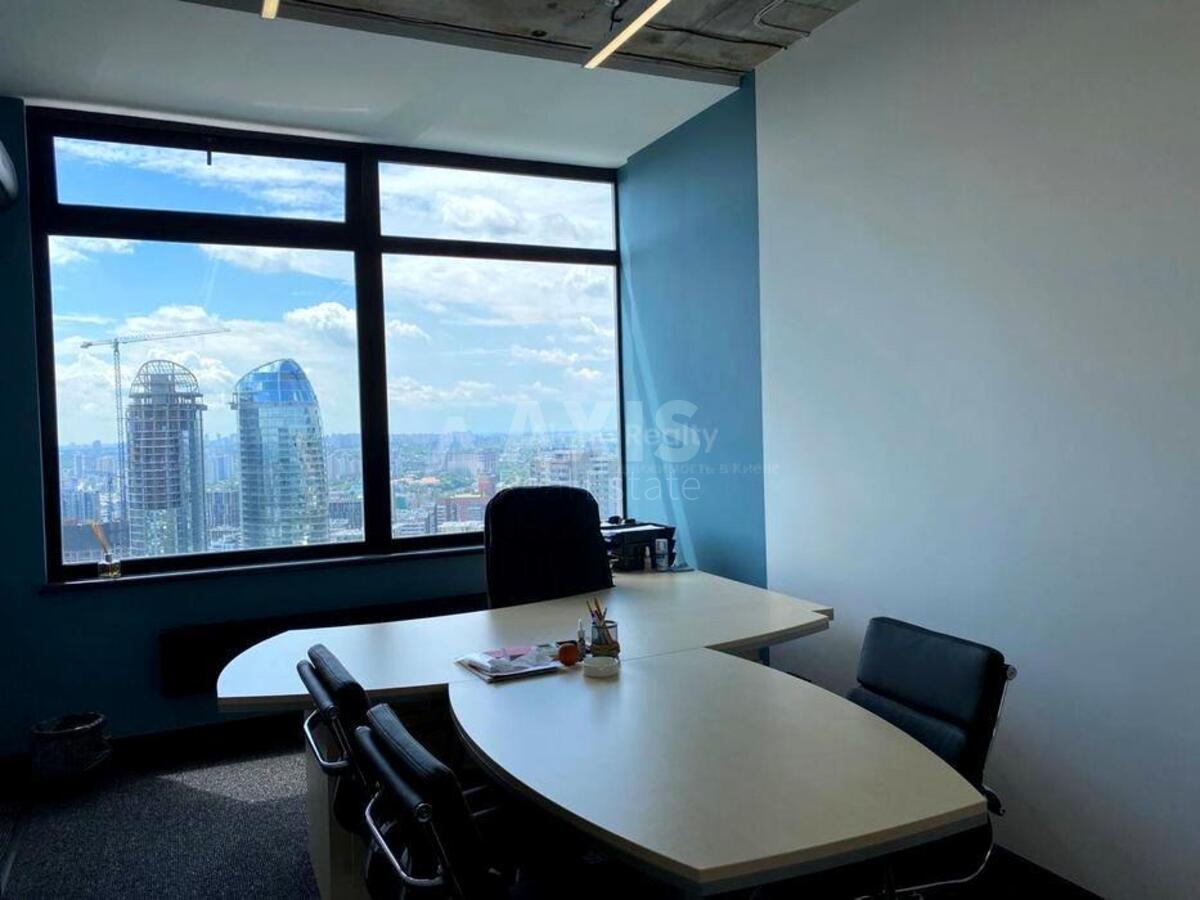 Office vul. Jevgena Konoval'cja 44А, 237m25938710