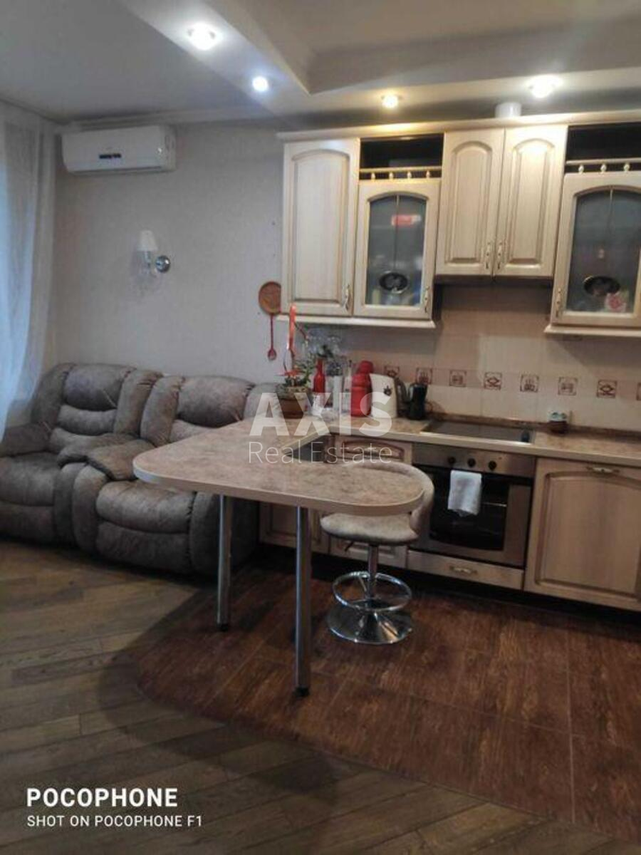 2к квартира ул. Голосеевская 13Б
