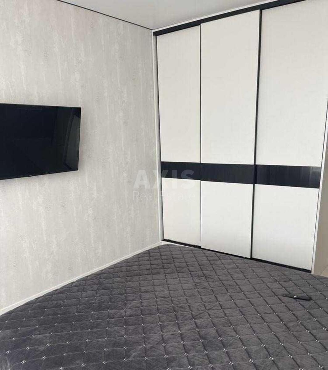 3k apartment nab. Dniprovs'ka 18627022