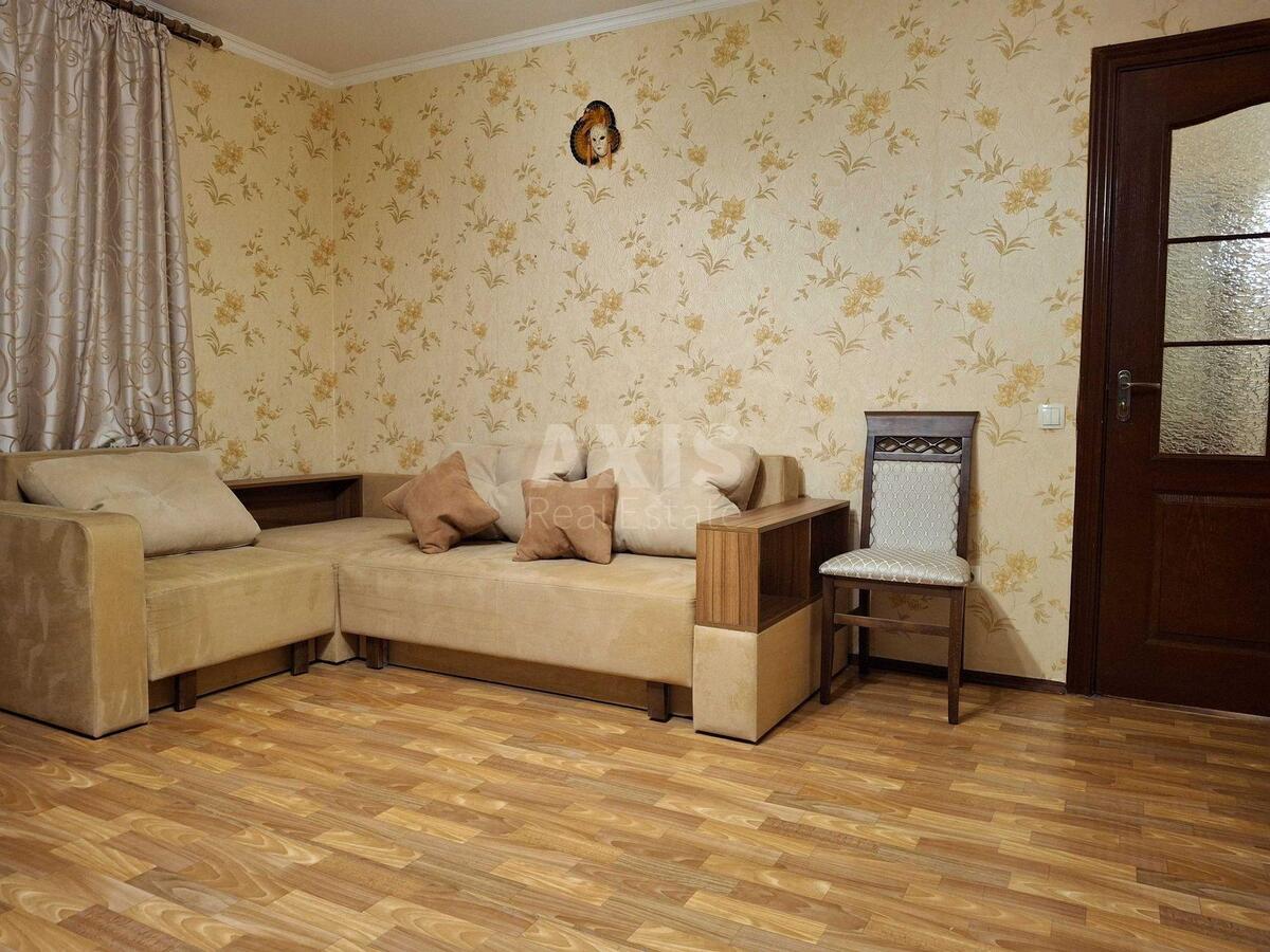 3k apartment vul. Bal'zaka Onore de 4А3