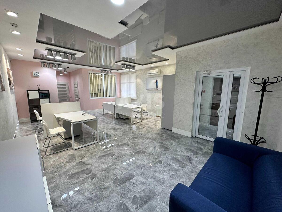 Офіс вул. Євгена Коновальця 32Б, 70м2