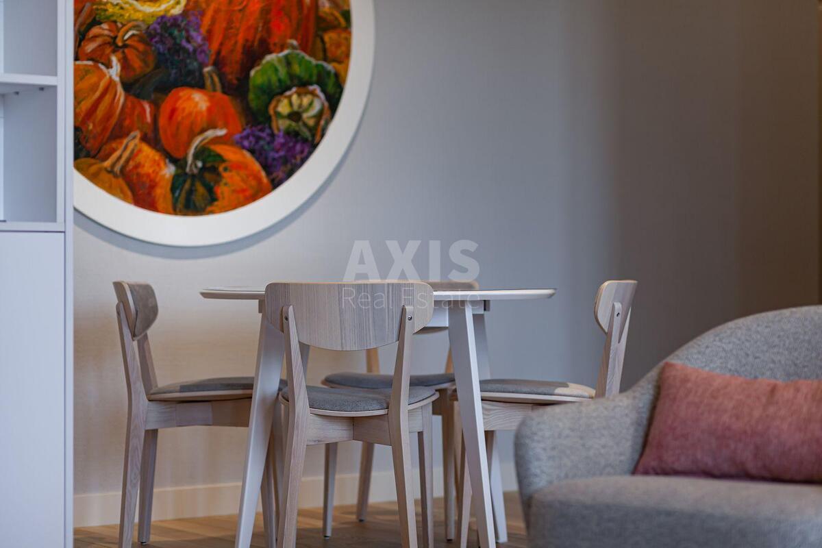 4k apartment vul. Volodymyrs'ka 816