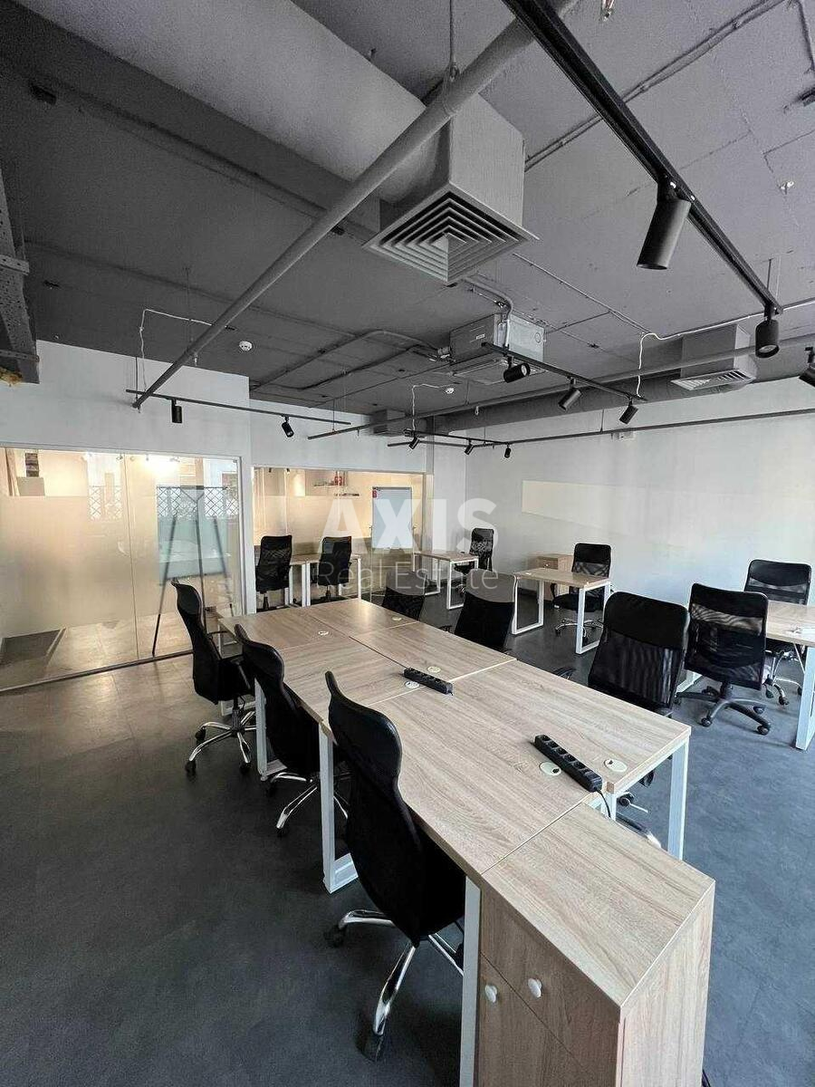 Office vul. Jaroslavs'ka 1/3, 380m29