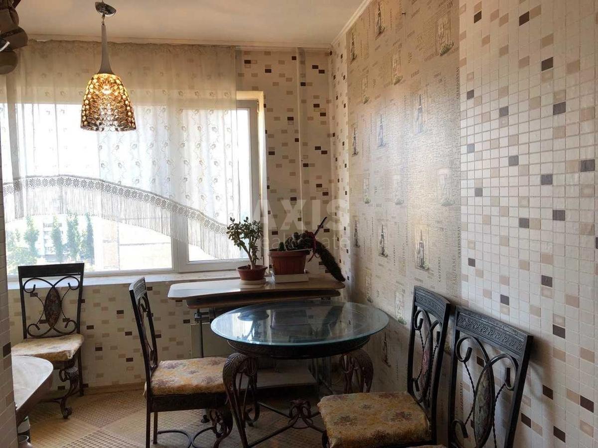 2k apartment vul. Bal'zaka Onore de 20А0