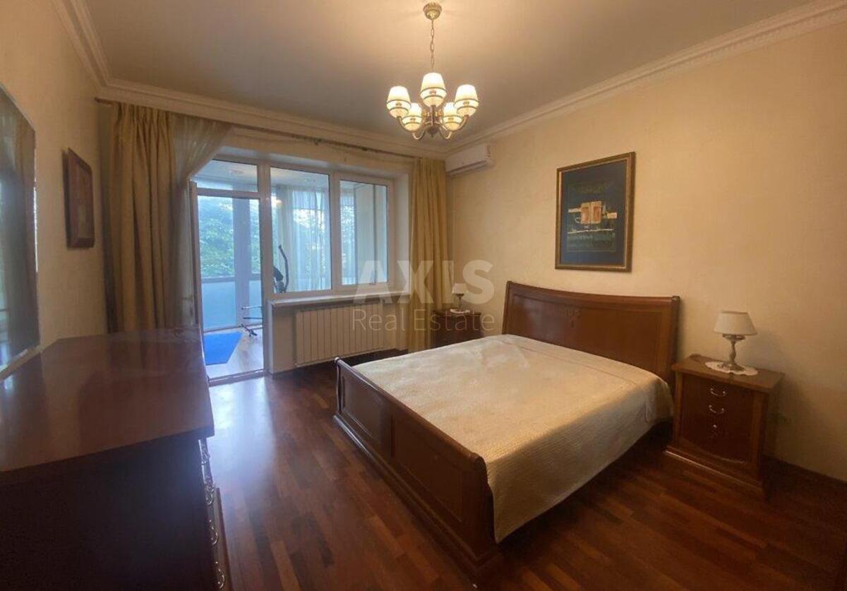 3k apartment vul. Vyshgorods'ka 45/210