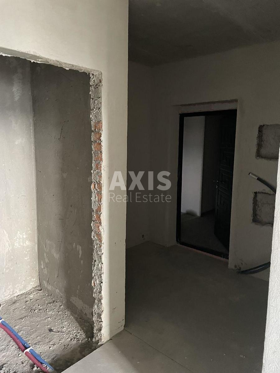2k apartment vul. Berezhans'ka 155