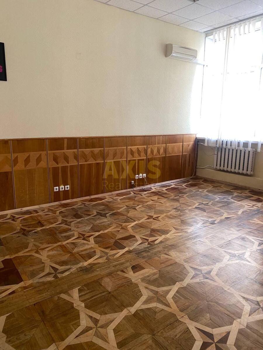 Office vul. Bul'varno-Kudrjavs'ka 26, 56m25