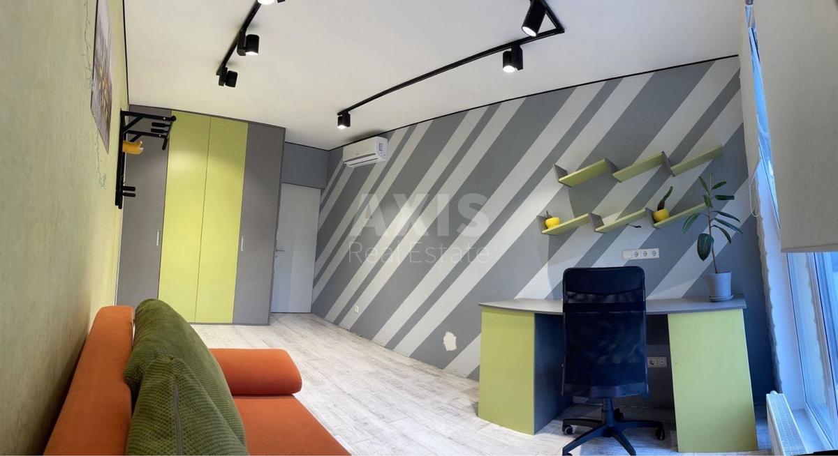 3k apartment vul. Revuc'kogo 482