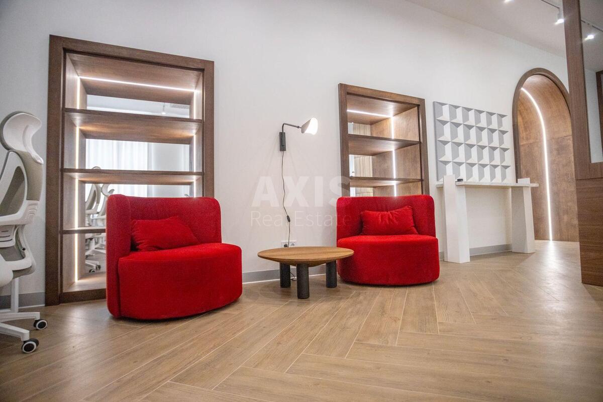 Office vul. Bul'varno-Kudrjavs'ka 51, 125m24