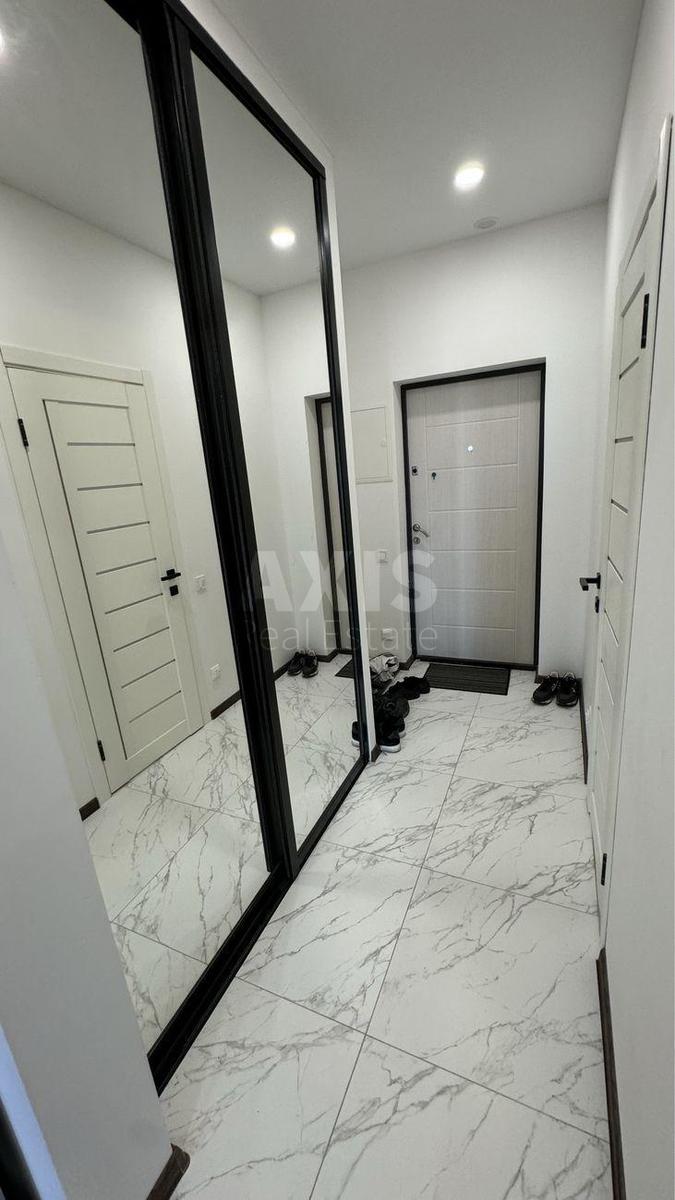 2k apartment vul. Myhajla Maksymovycha 243