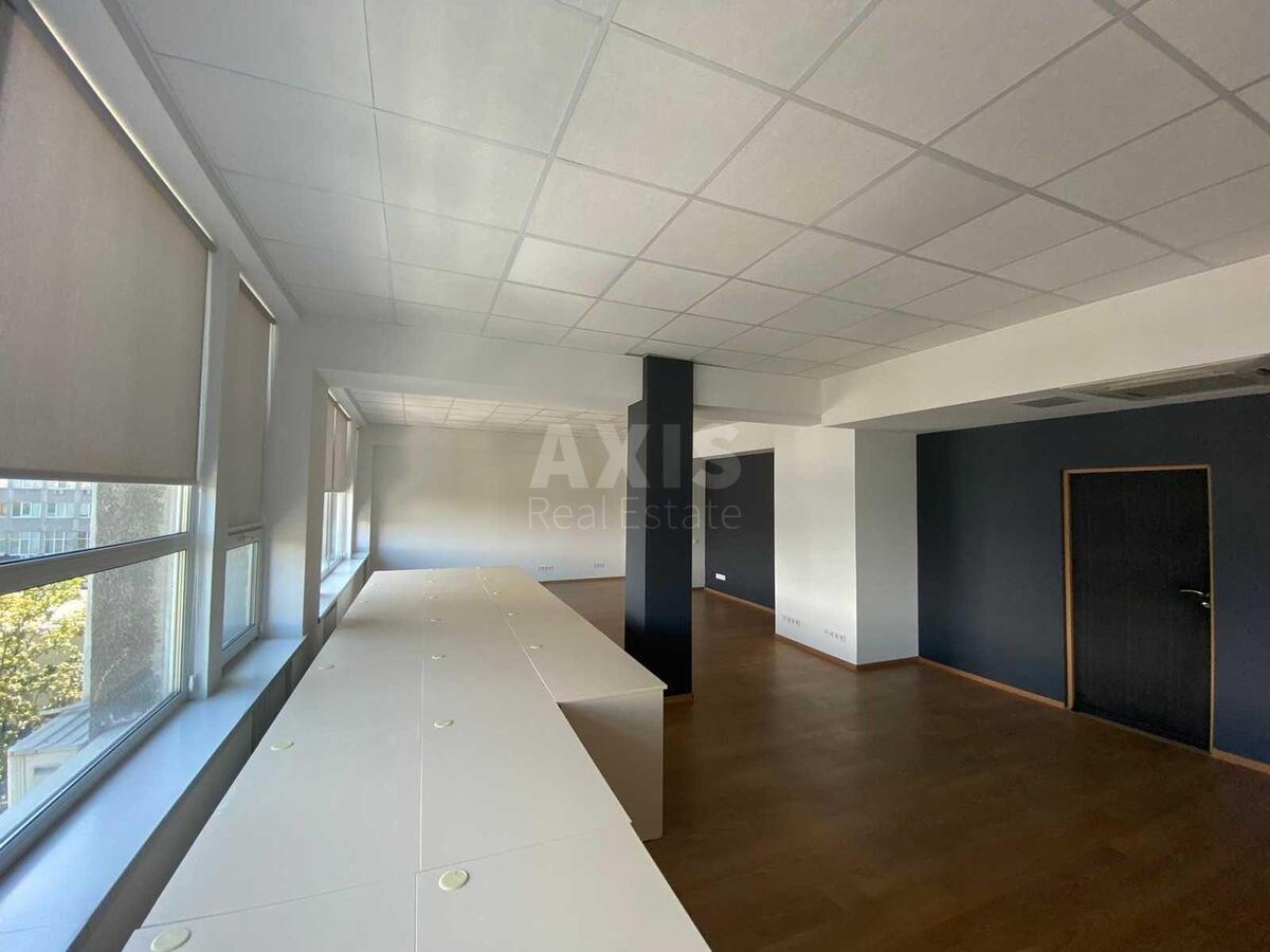 Офис ул. Сверстюка Евгения 2А, 59м2