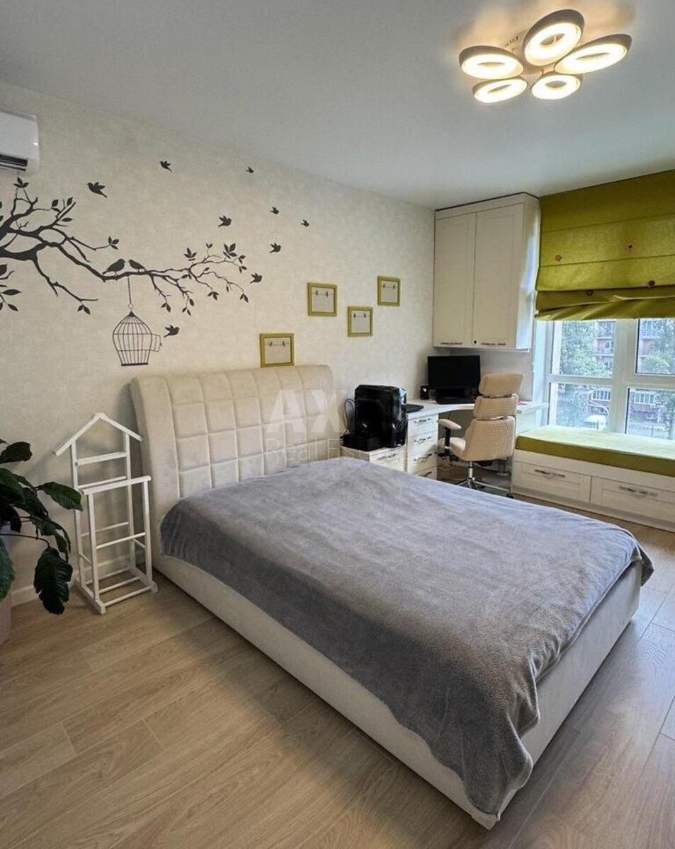 4k apartment vul. Metrologichna 54567716