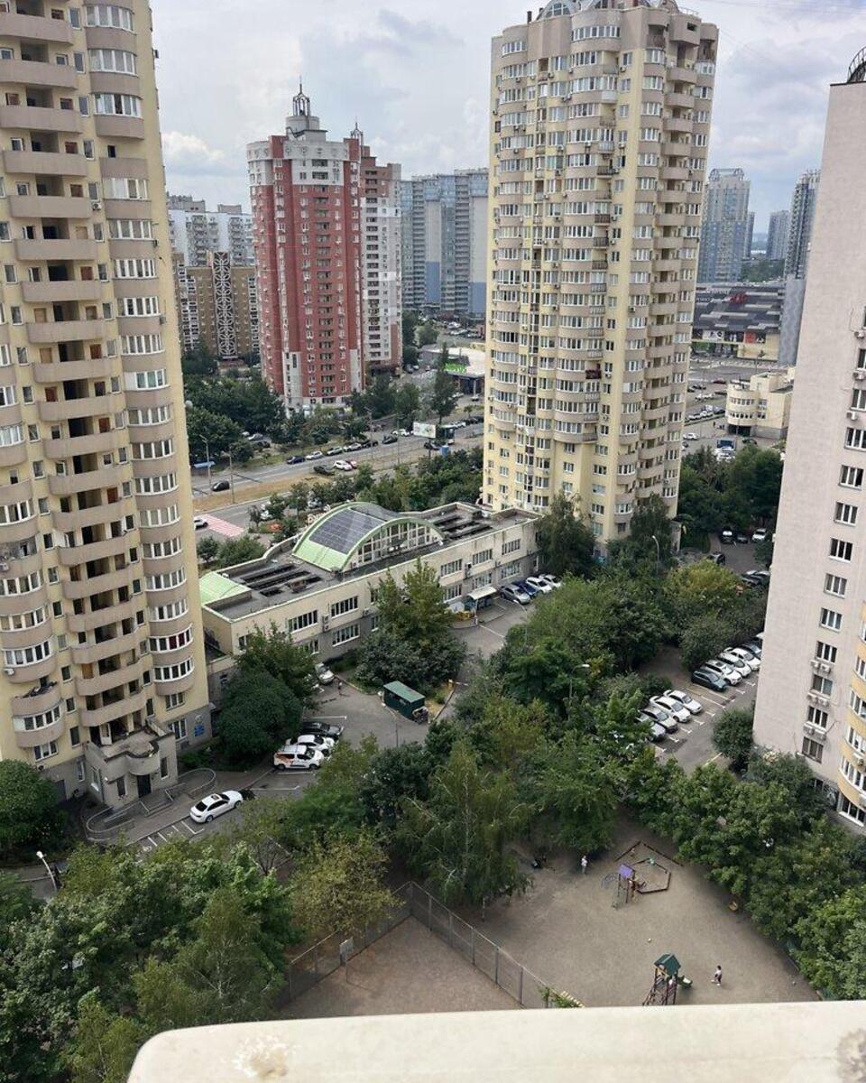 3k apartment vul. Urlivs'ka 11А56851