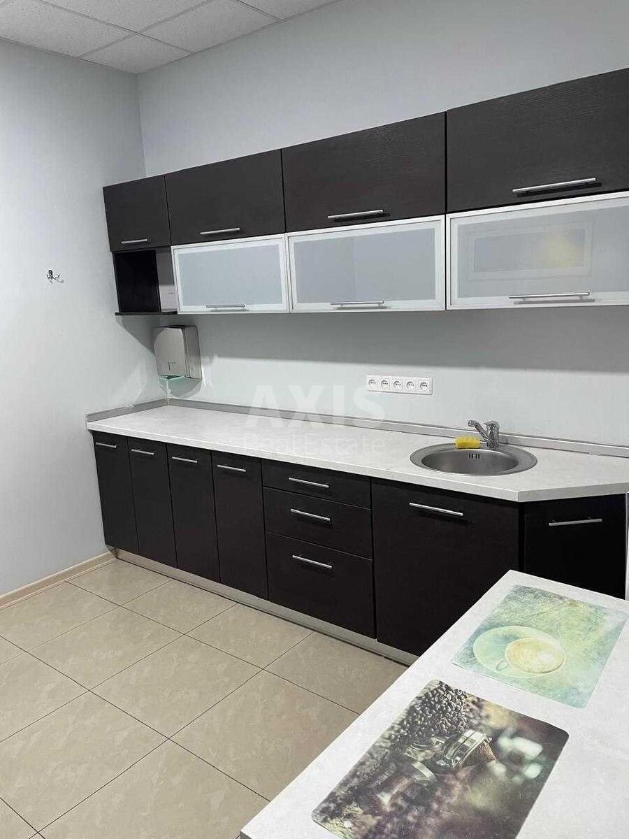 Office vul. Jevgena Konoval'cja 32Г, 177m2573706