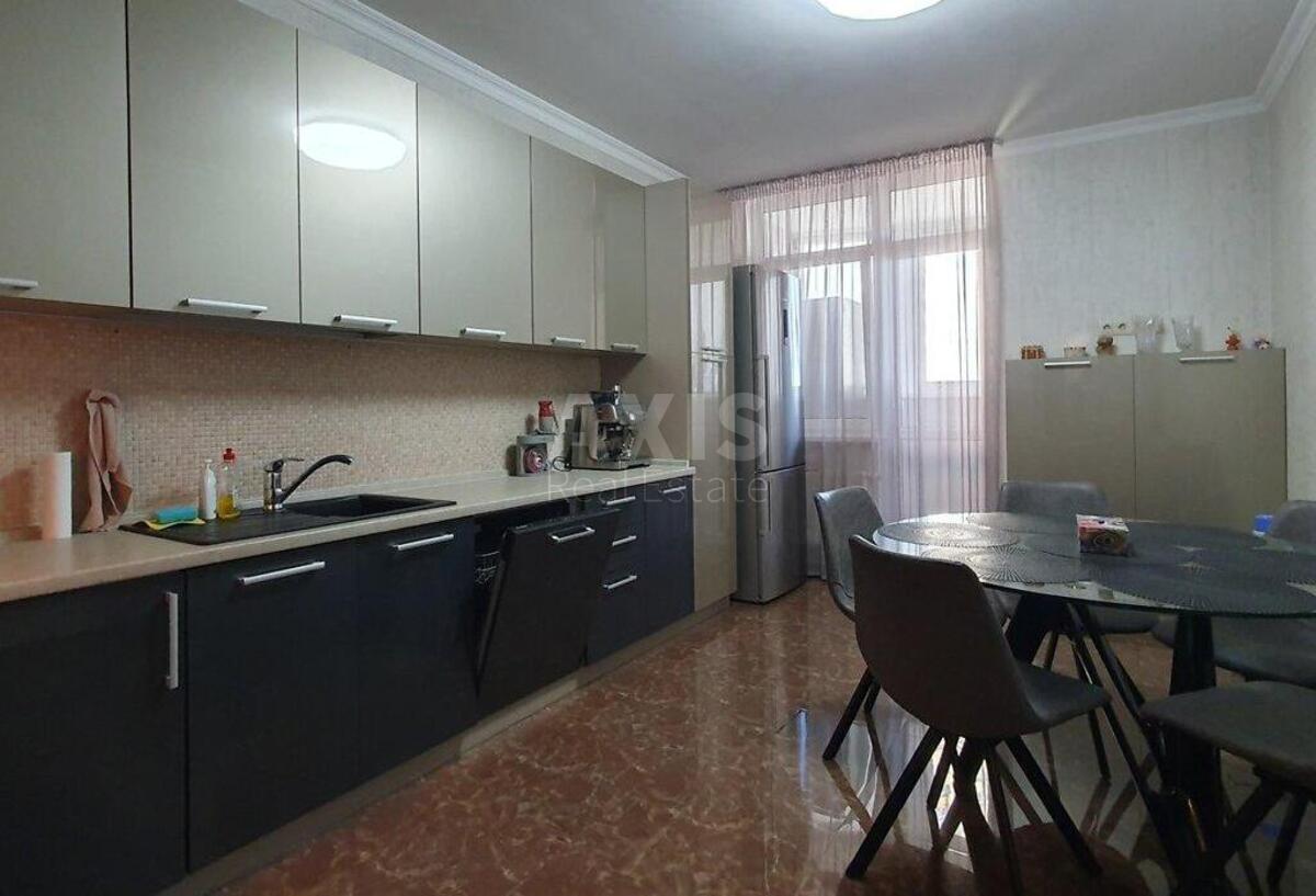 2k apartment vul. Voskresens'ka 14