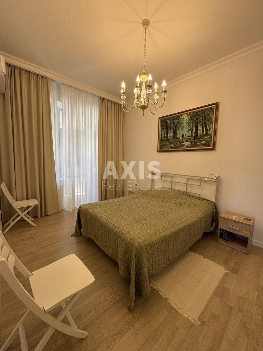 4k apartment vul. Kost'ol'na 15594403