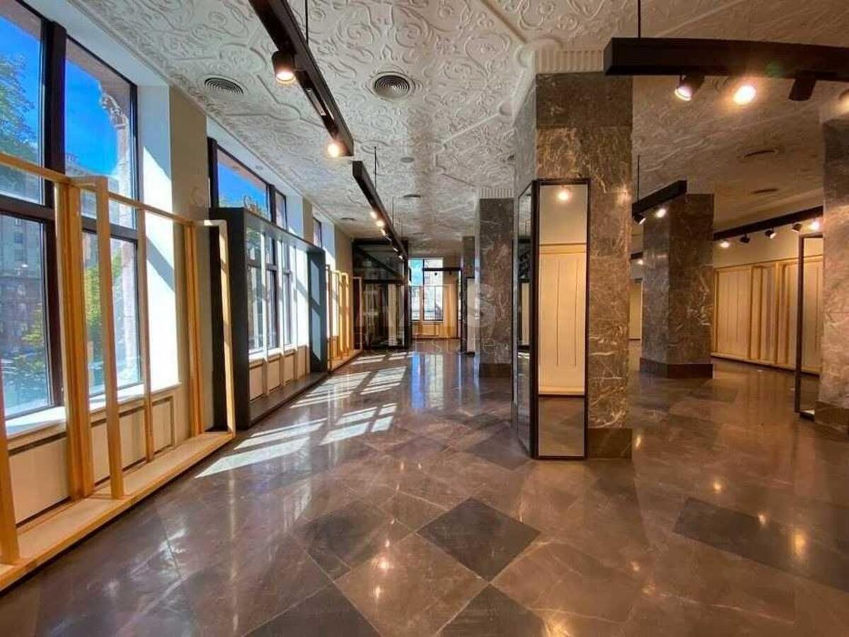 Trade object vul. Hreshhatyk 23, 2000m262136