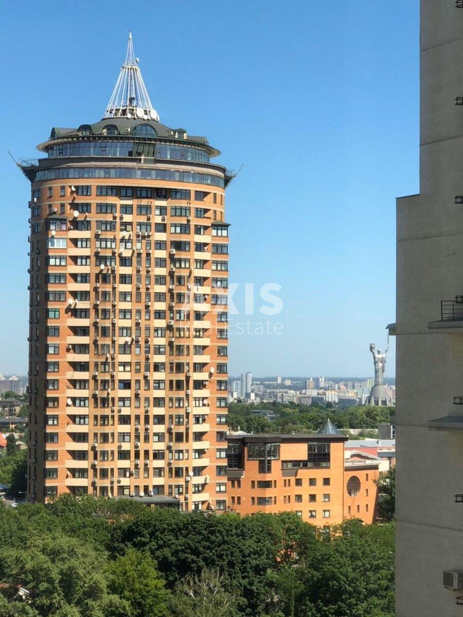 Office vul. Dilova 6, 212m2