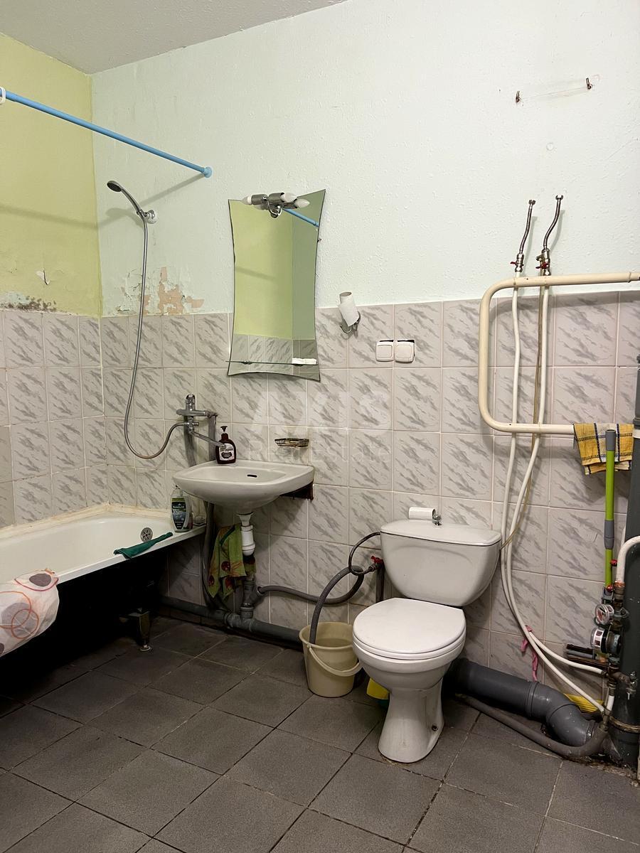 1k apartment vul. Saperno-Slobids'ka 225942510