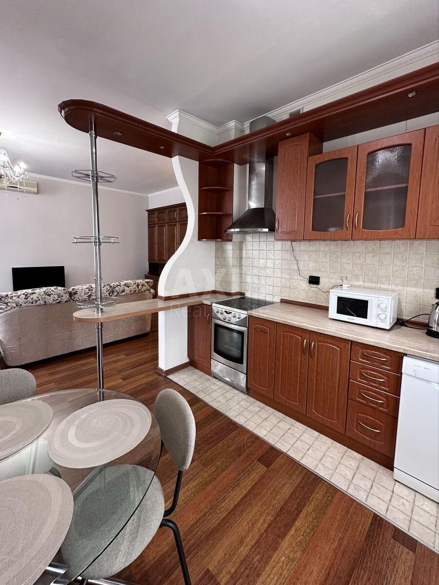 2k apartment vul. Saksagans'kogo 121