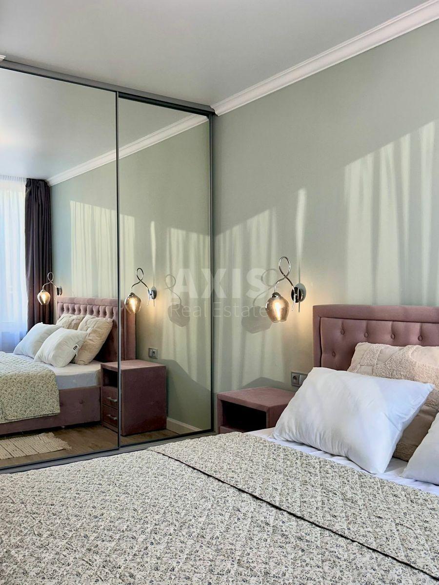 1k apartment nab. Dniprovs'ka 16Г9