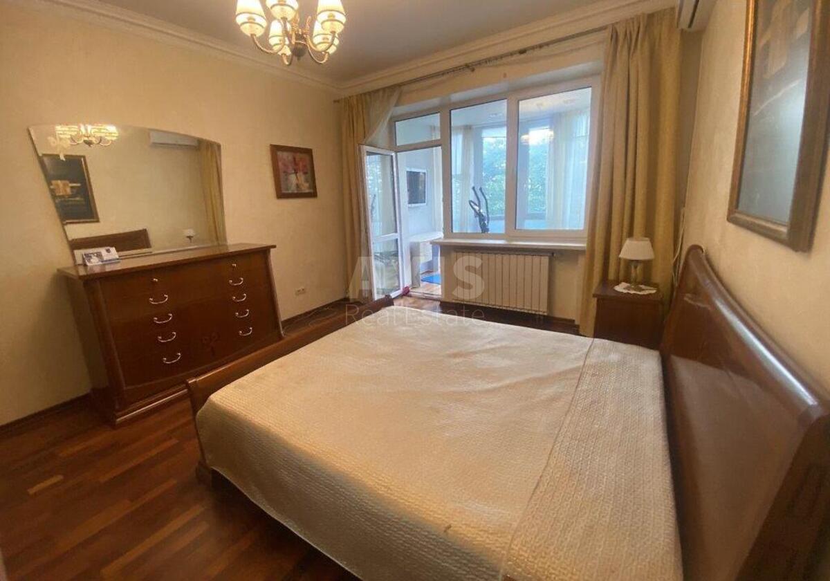 3k apartment vul. Vyshgorods'ka 45/211