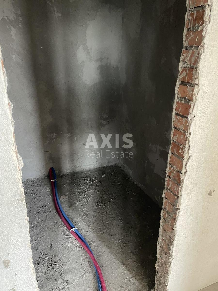 2k apartment vul. Berezhans'ka 156