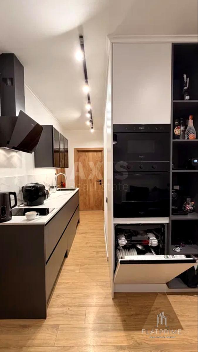 3k apartment pr-t Komarova Kosmonavta 4663986