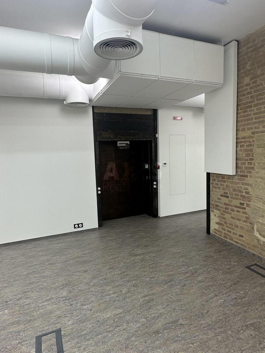 Office vul. Velyka Vasyl'kivs'ka 13/1, 420m2598405