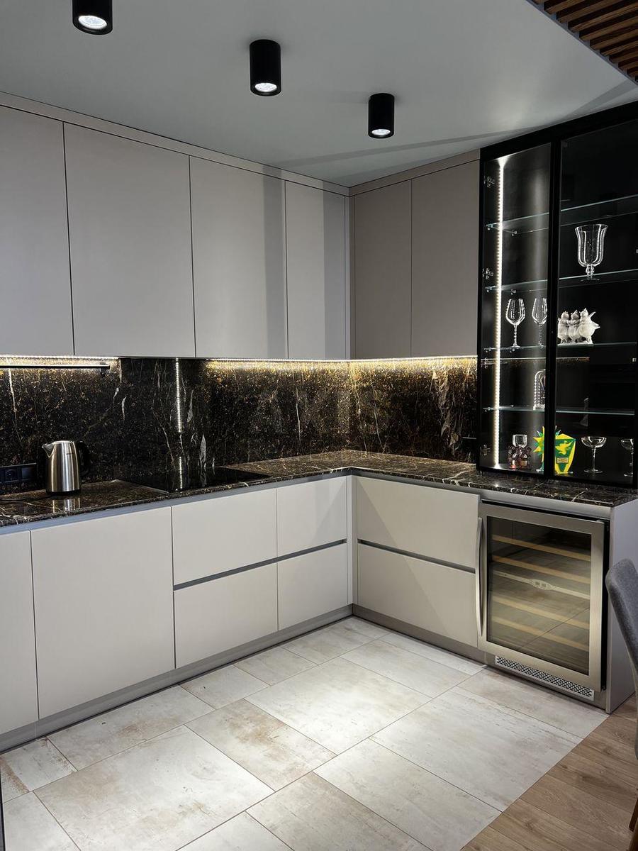3k apartment vul. Lypkivs'kogo Vasylja Mytropolyta 37Б