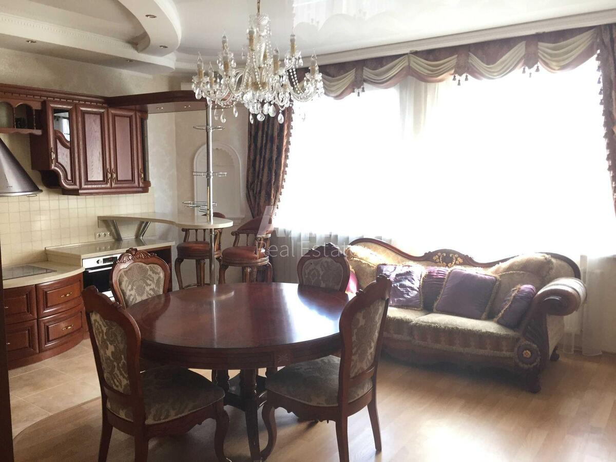 3k apartment vul. Panasa Myrnogo 11