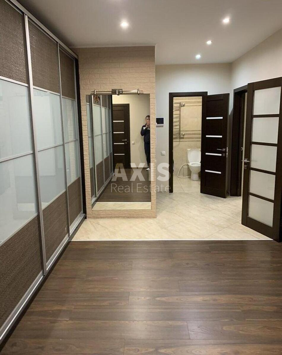 3k apartment vul. Dmytrivs'ka 757