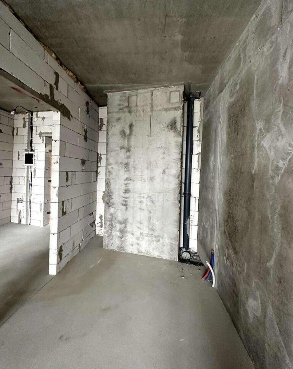 1k apartment nab. Dniprovs'ka 15Є4