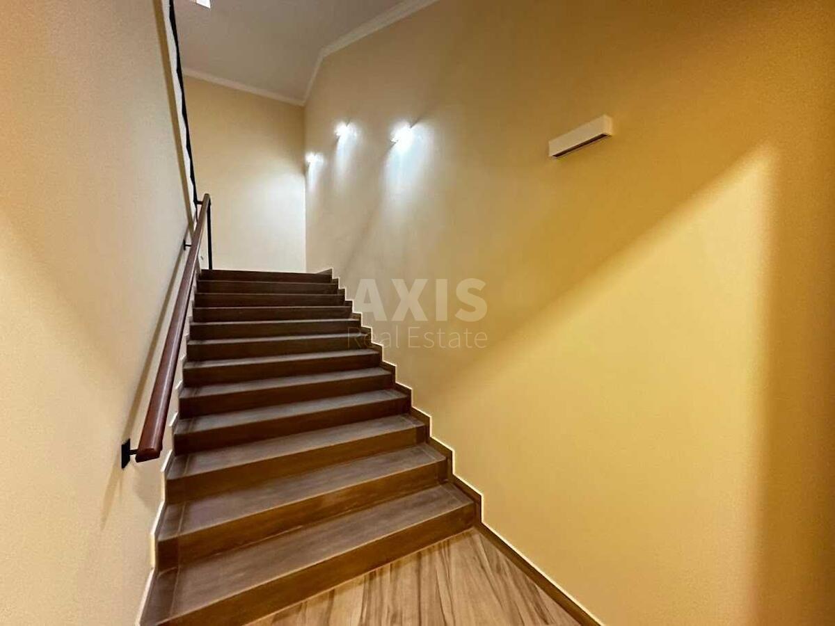 Office uzviz Andrii'vs'kyj 7А, 1000m26