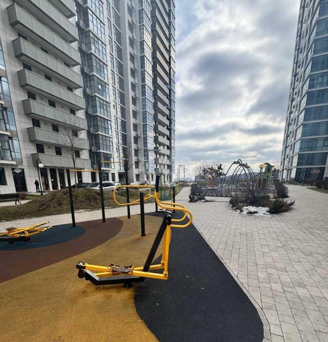 4k apartment vul. Dragomyrova Myhajla 188