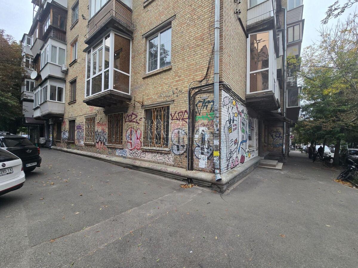 Об'єкт торгівлі вул. Гончара Олеся 6, 330м260900