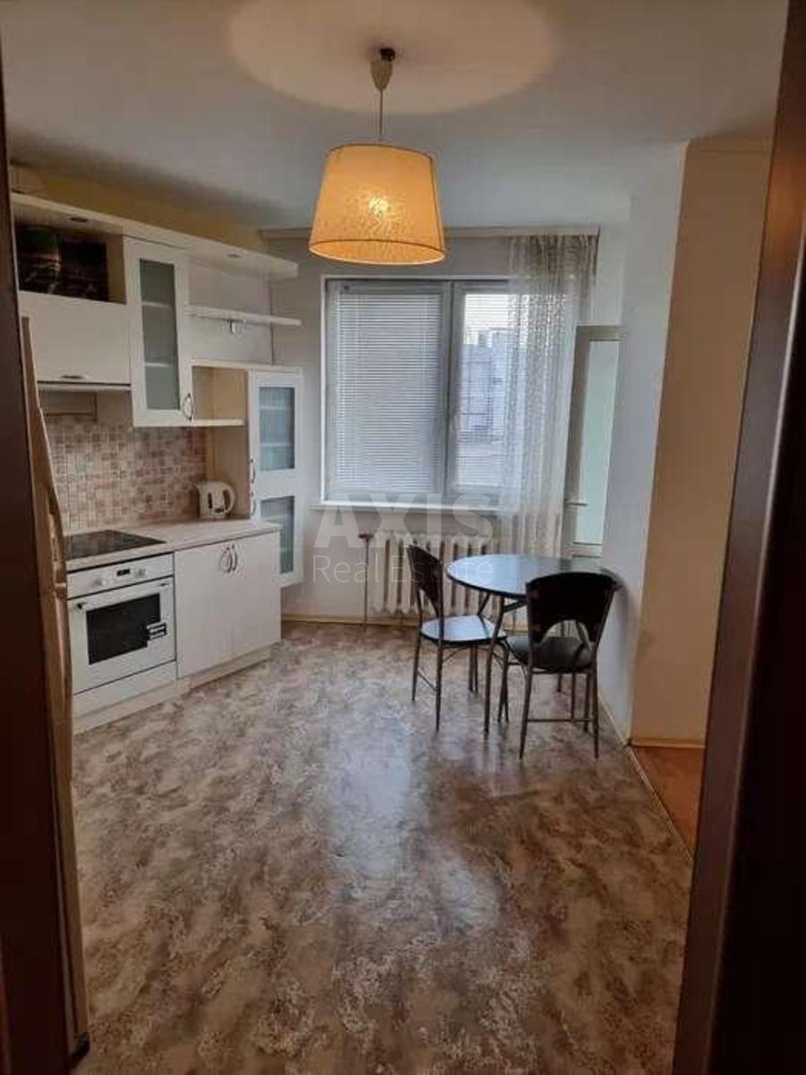 1k apartment vul. Bulahovs'kogo Akademika 2