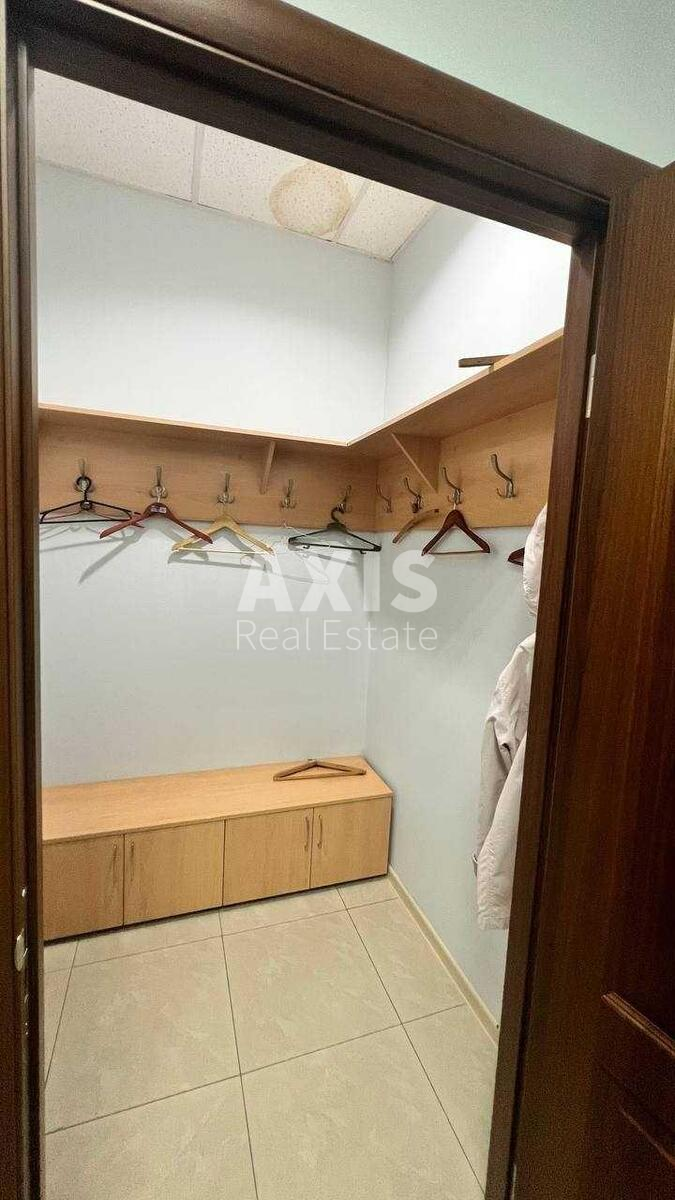 Office vul. Jevgena Konoval'cja 32, 180m2567491