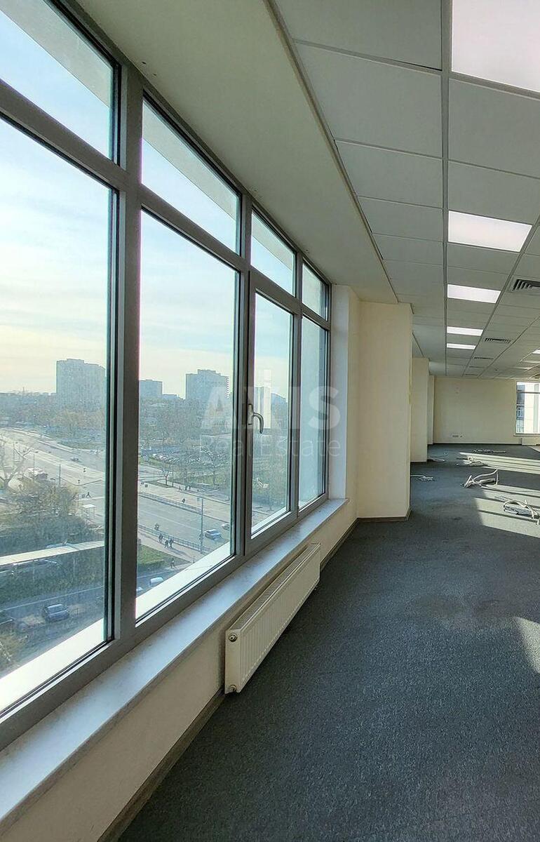 Office vul. Degtjarivs'ka 27Т, 618m2570743