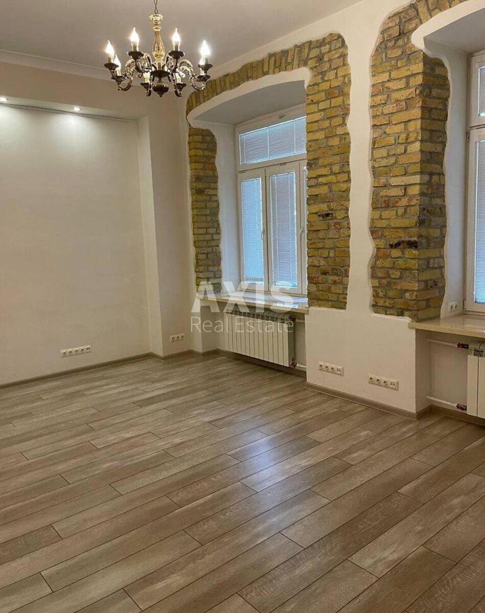 4k apartment uzv. Krutyj 5612650