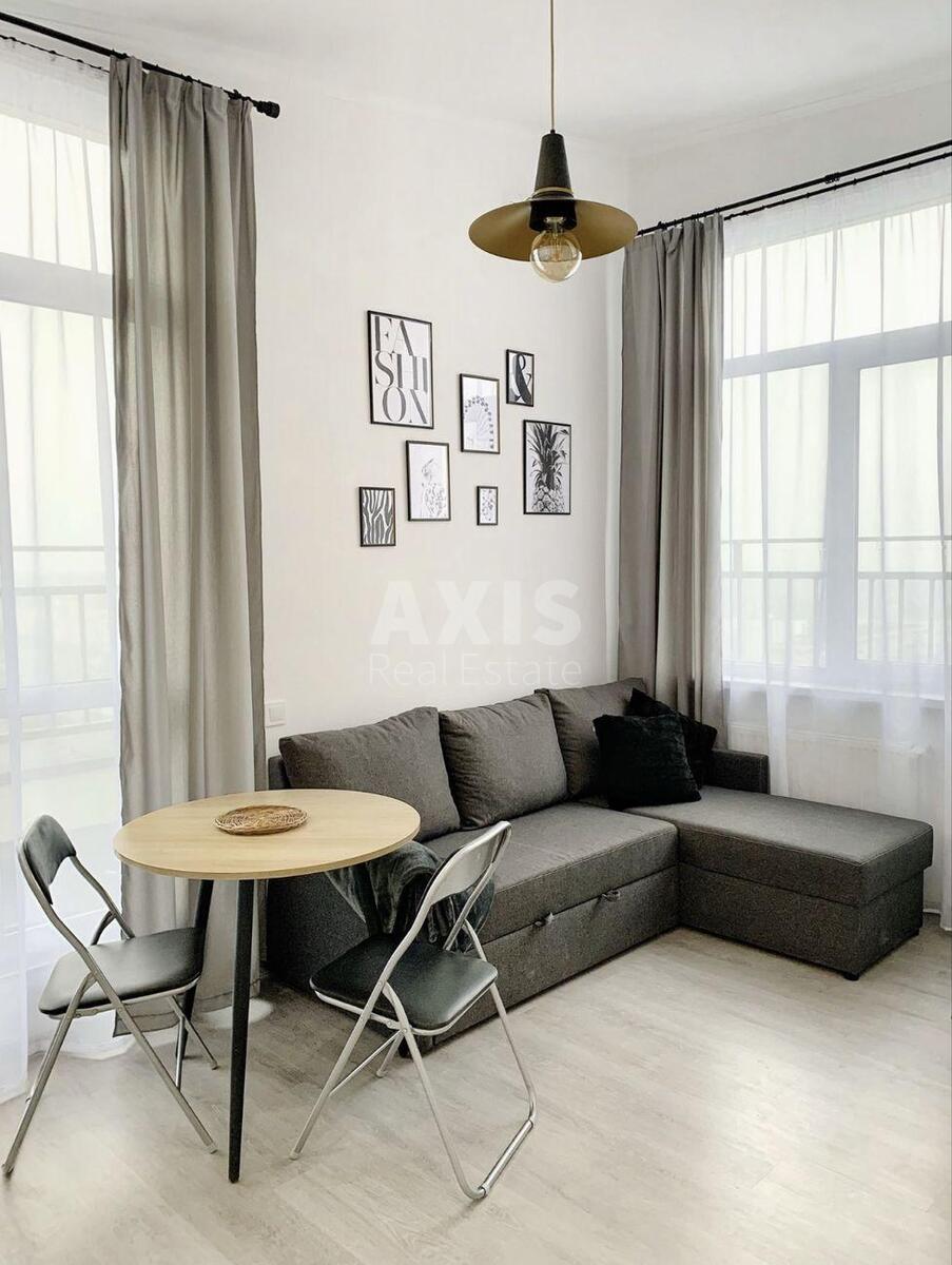 1k apartment vul. Svitlyc'kogo 35
